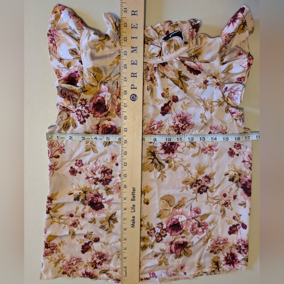 Express Floral Ruffle Sleeve Blouse in Purple and Tan - Picture 8 of 8